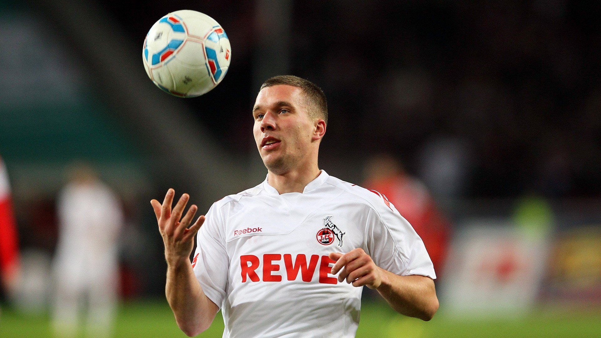 莱万多夫斯基爆冷击败篮网，连败引爆全场！